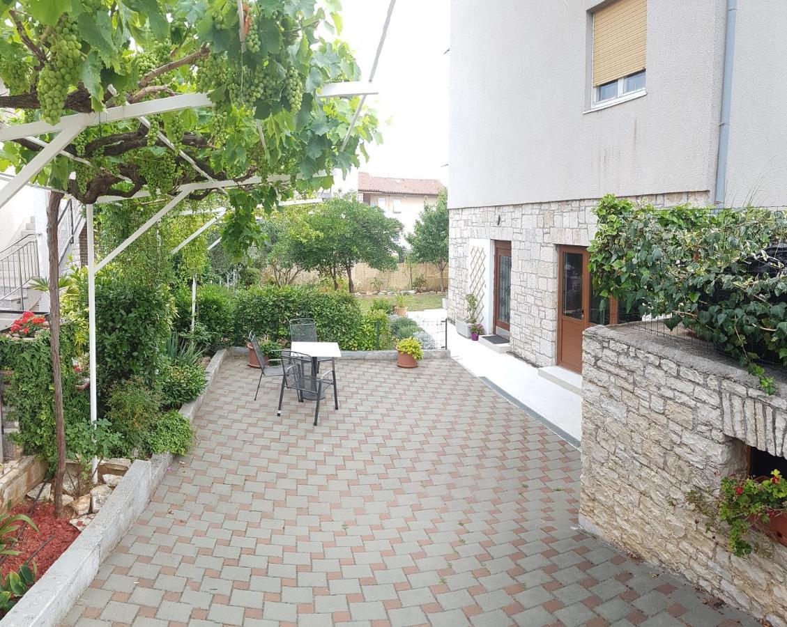 Apartments Ana And Vesna بولا المظهر الخارجي الصورة