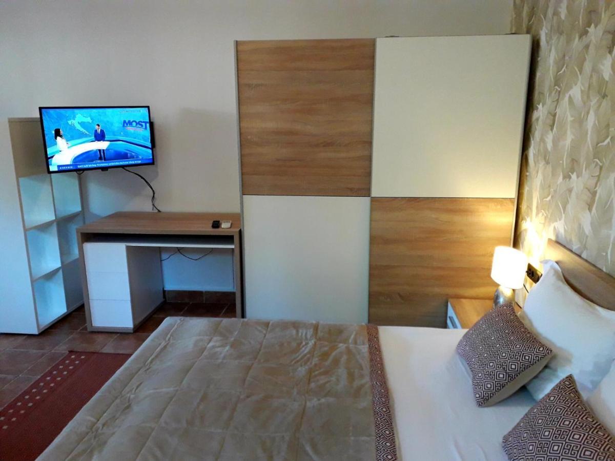 Apartments Ana And Vesna بولا المظهر الخارجي الصورة