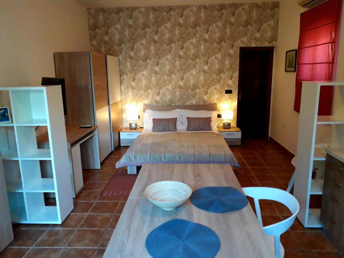 Apartments Ana And Vesna بولا المظهر الخارجي الصورة